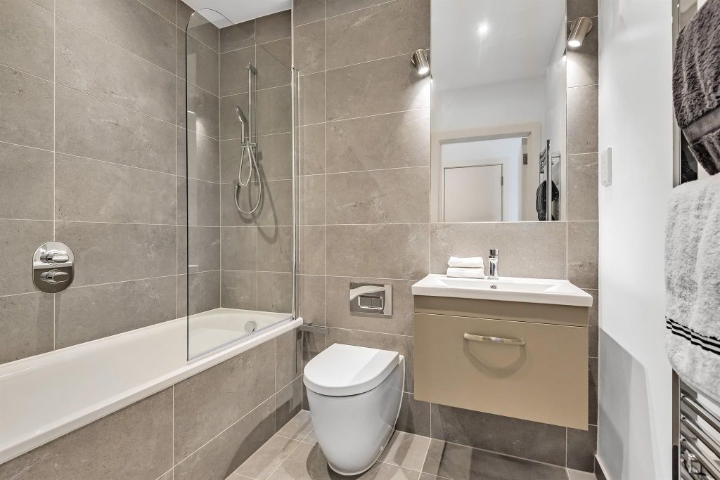 Property photo 3 of 7 Bathroom