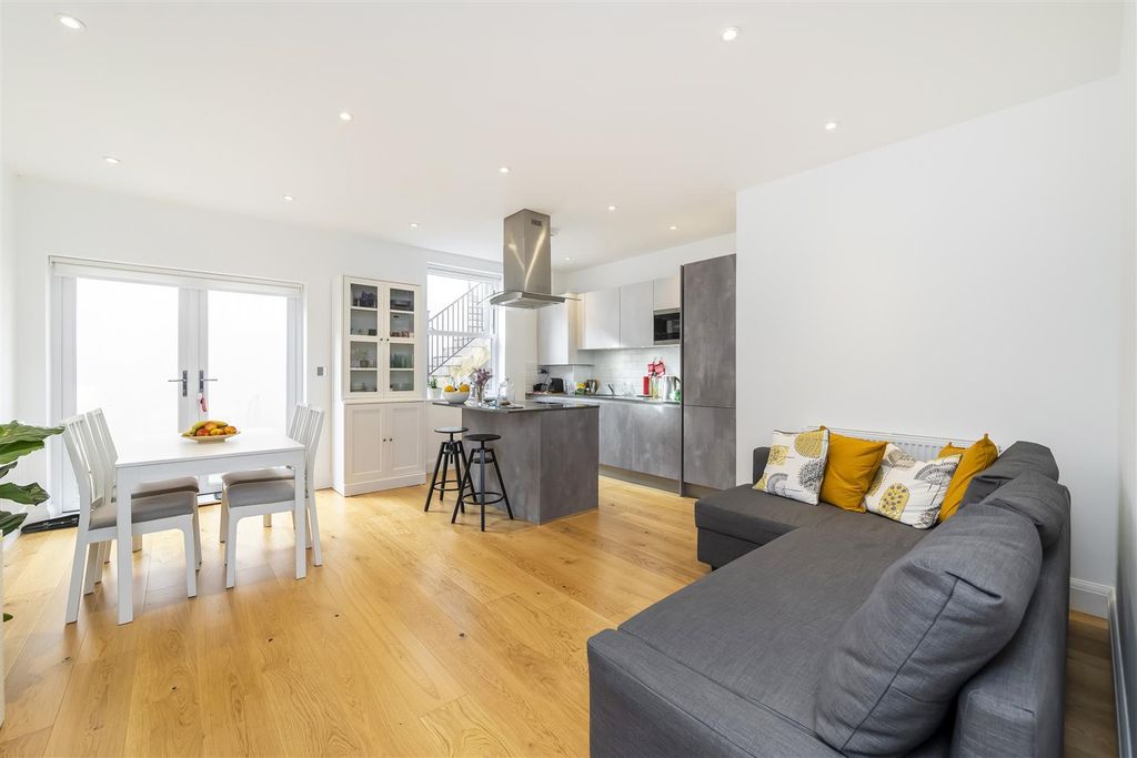 Property photo 2 of 15 Helliwell & Co