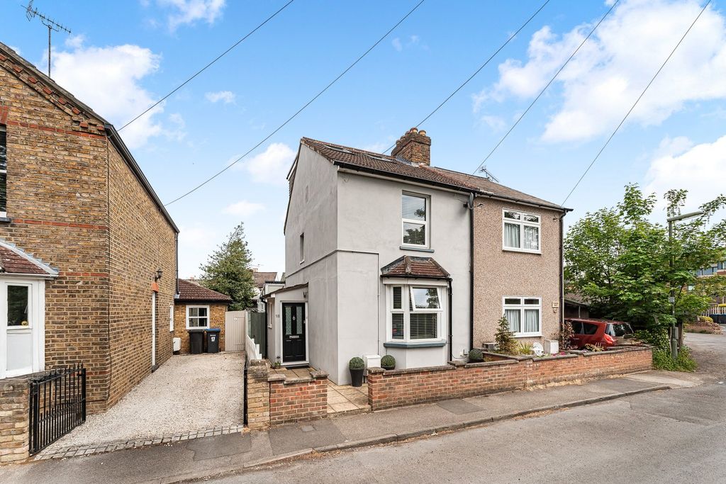 Property photo 1 of 11