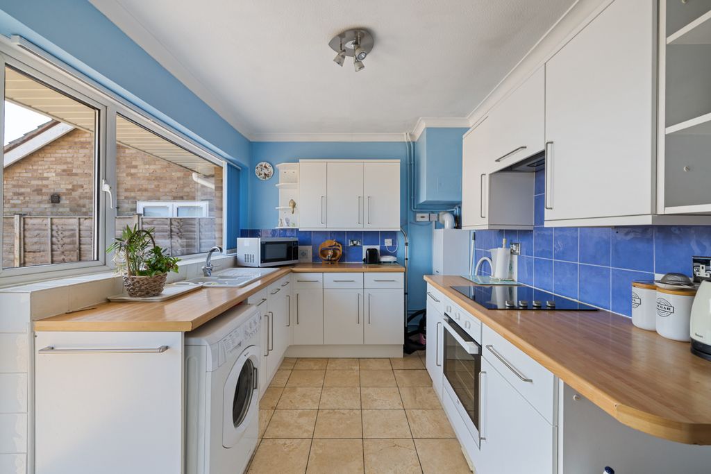 Property photo 3 of 11