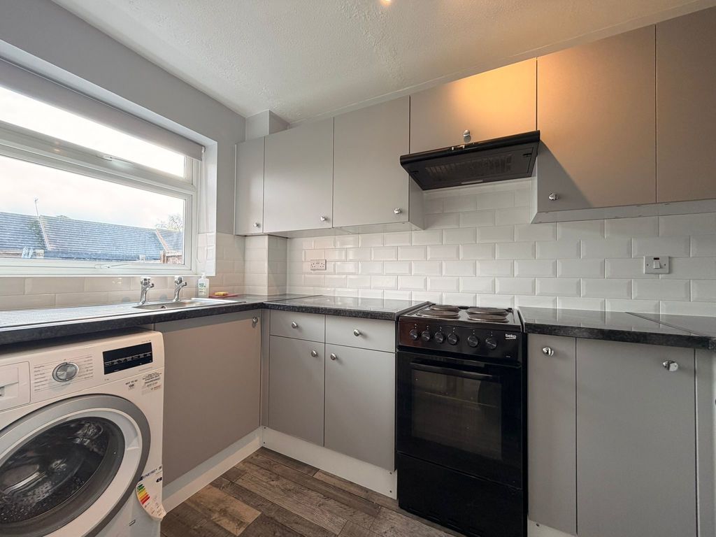 Property photo 2 of 8 Photo 7