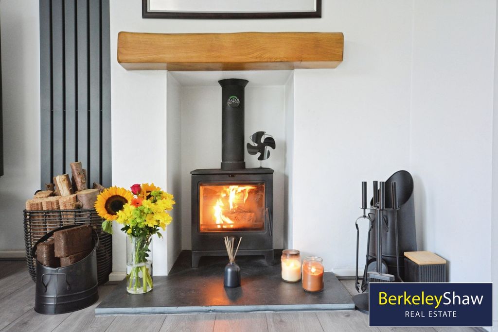 Property photo 2 of 21 Pbox-Img.Jpg