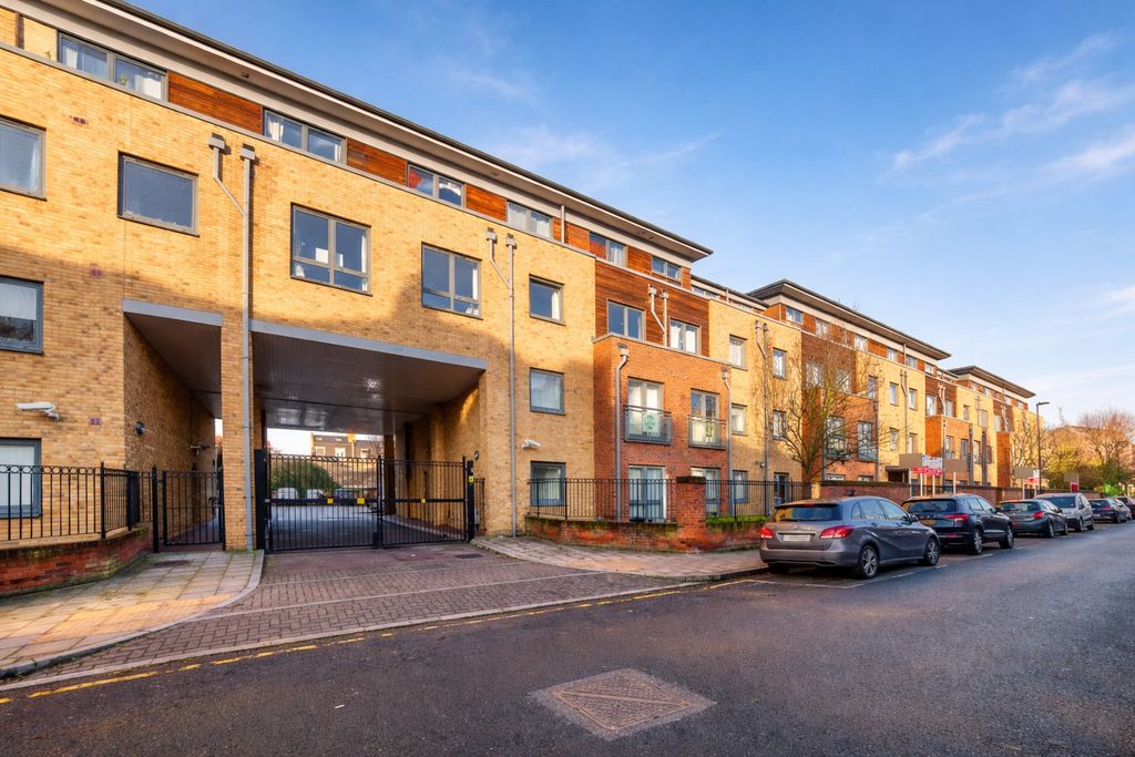 Property photo 2 of 6