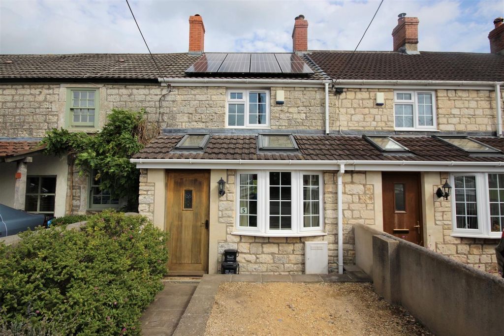 Property photo 1 of 8