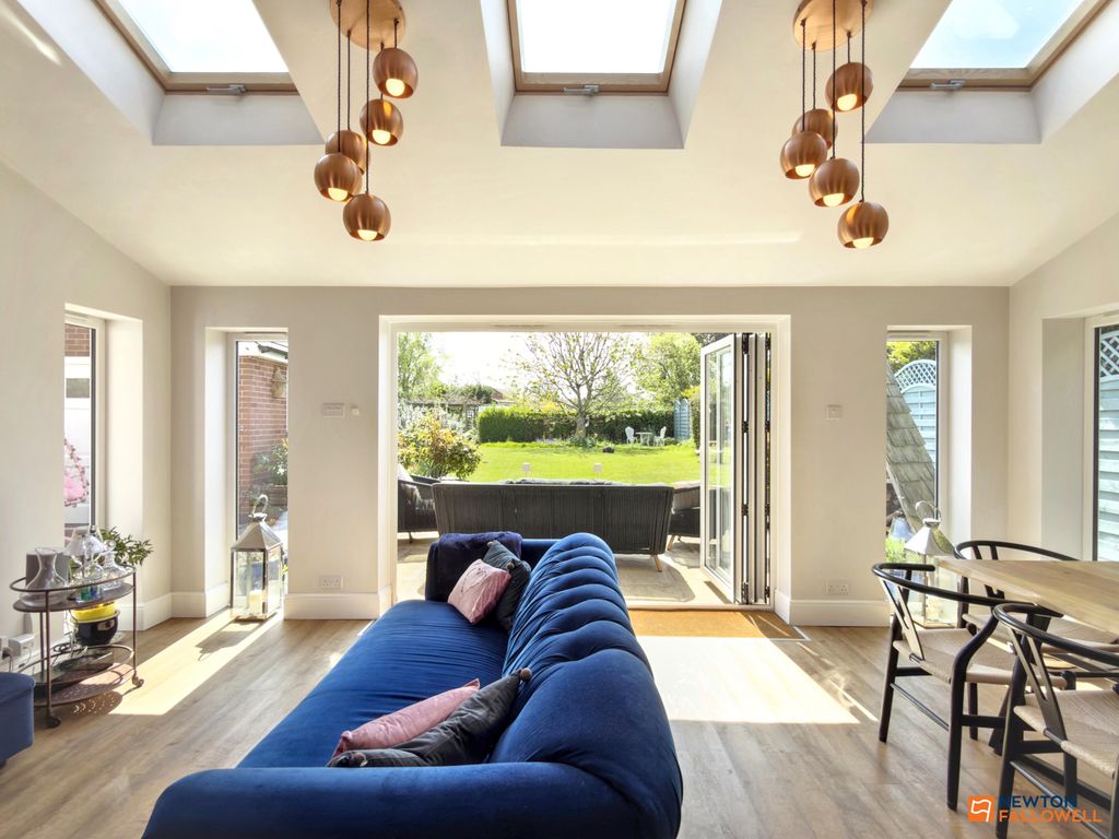 Property photo 2 of 43