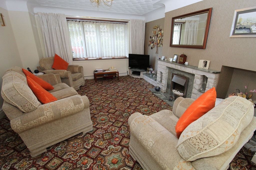 Property photo 2 of 28