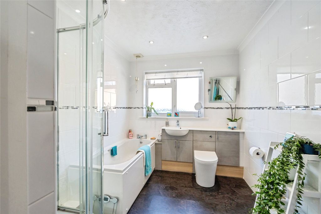 Property photo 3 of 18 Picture No. 02