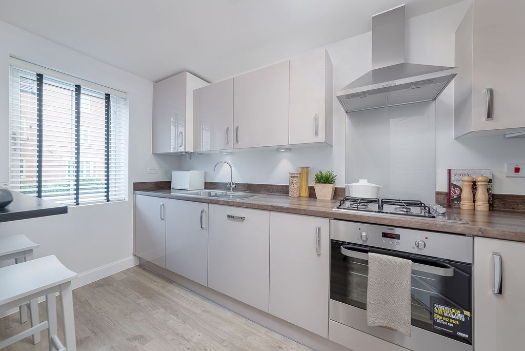 Property photo 2 of 10 Barratt Stambourne Showhome Kitchen