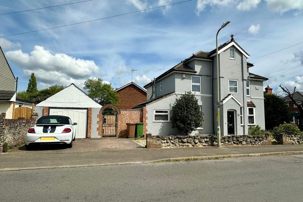 Property photo 1 of 21