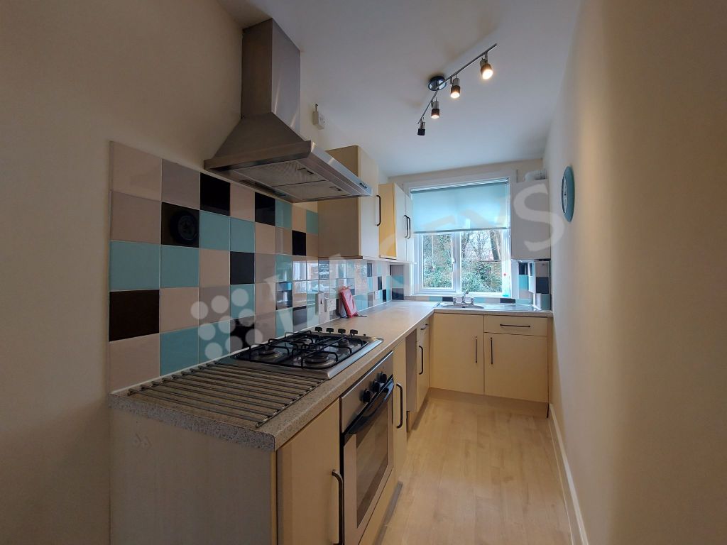 Property photo 2 of 7 Kitchen