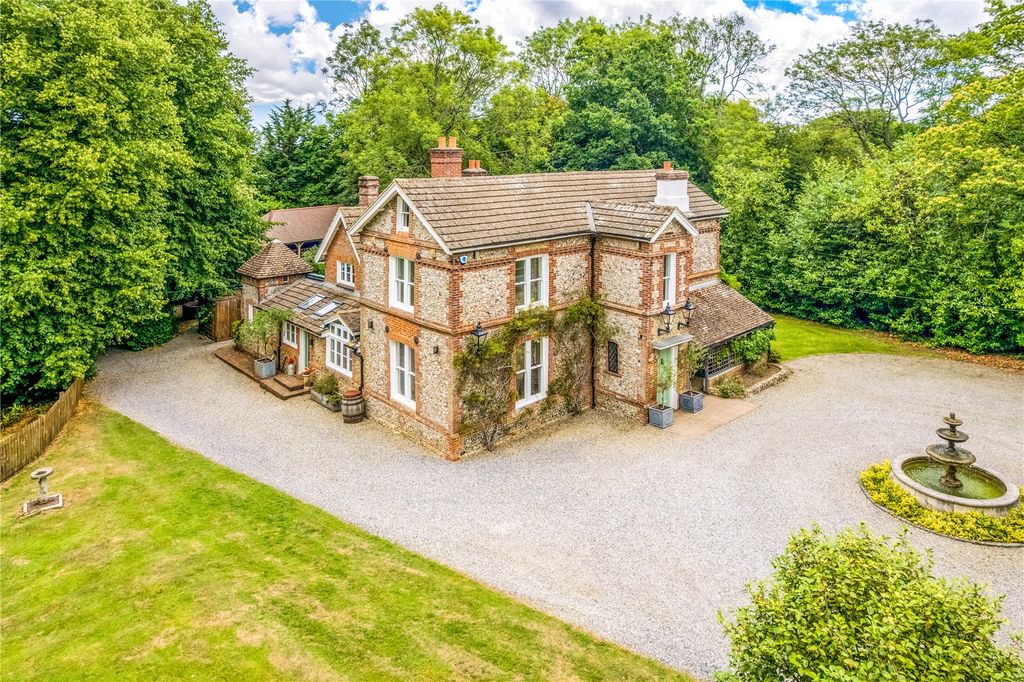 Property photo 1 of 26 Hucking Hill House