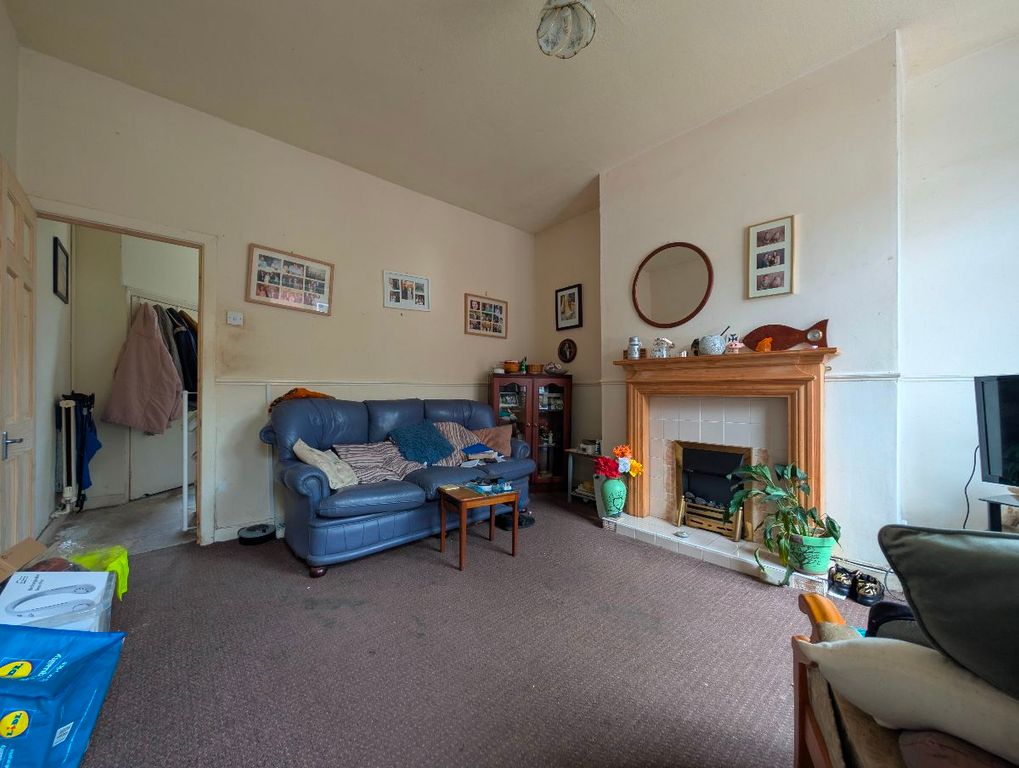 Property photo 3 of 12