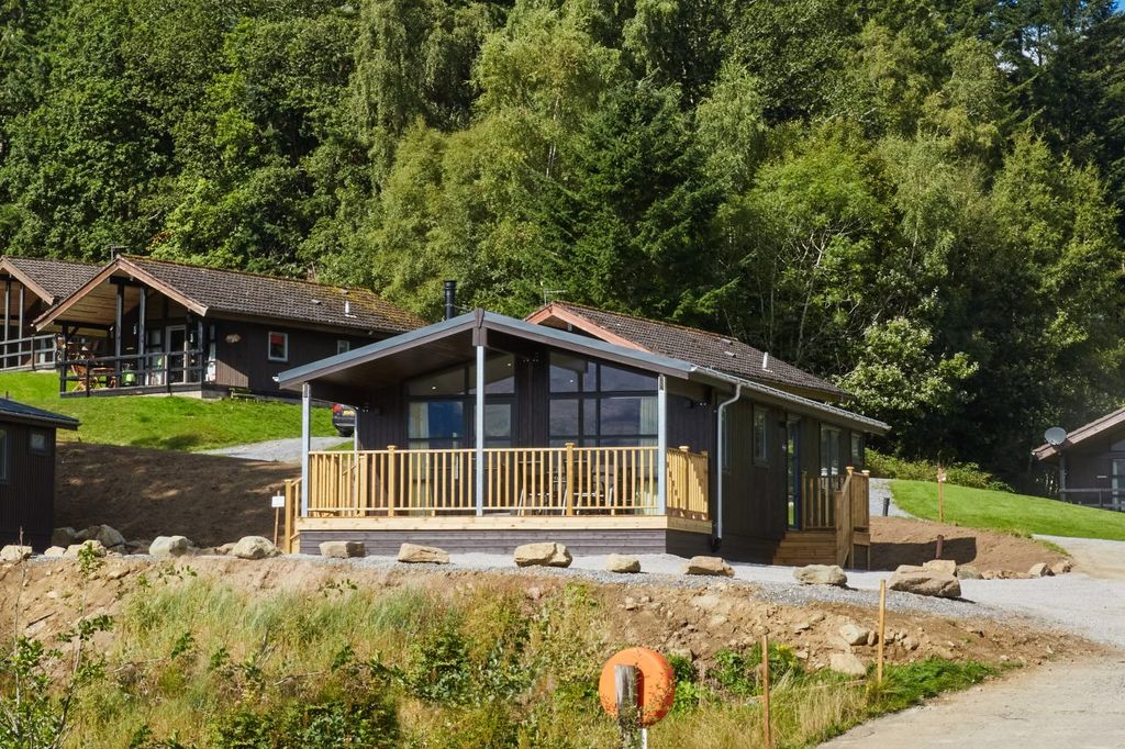 Property photo 1 of 14 Lochview Loch Tay 81