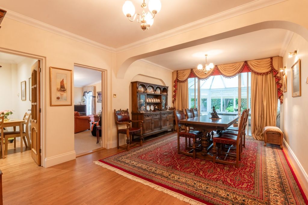Property photo 3 of 44 Picture No. 02