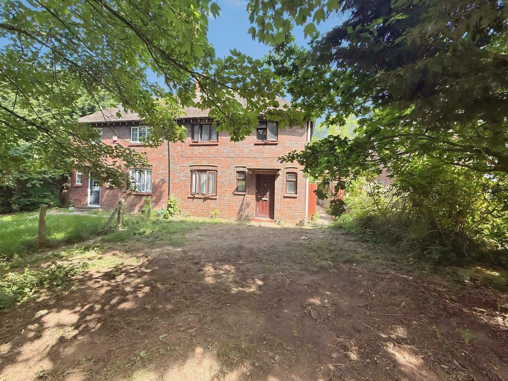 Property photo 1 of 16 Photo 9