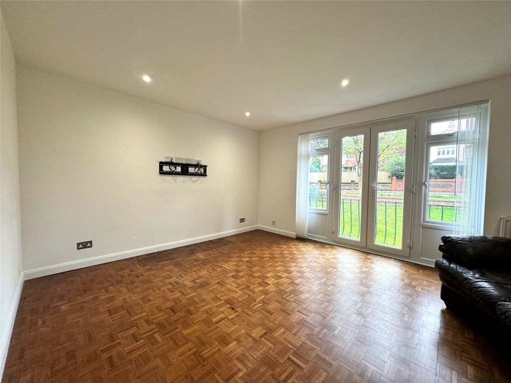 Property photo 2 of 16 Picture No. 19