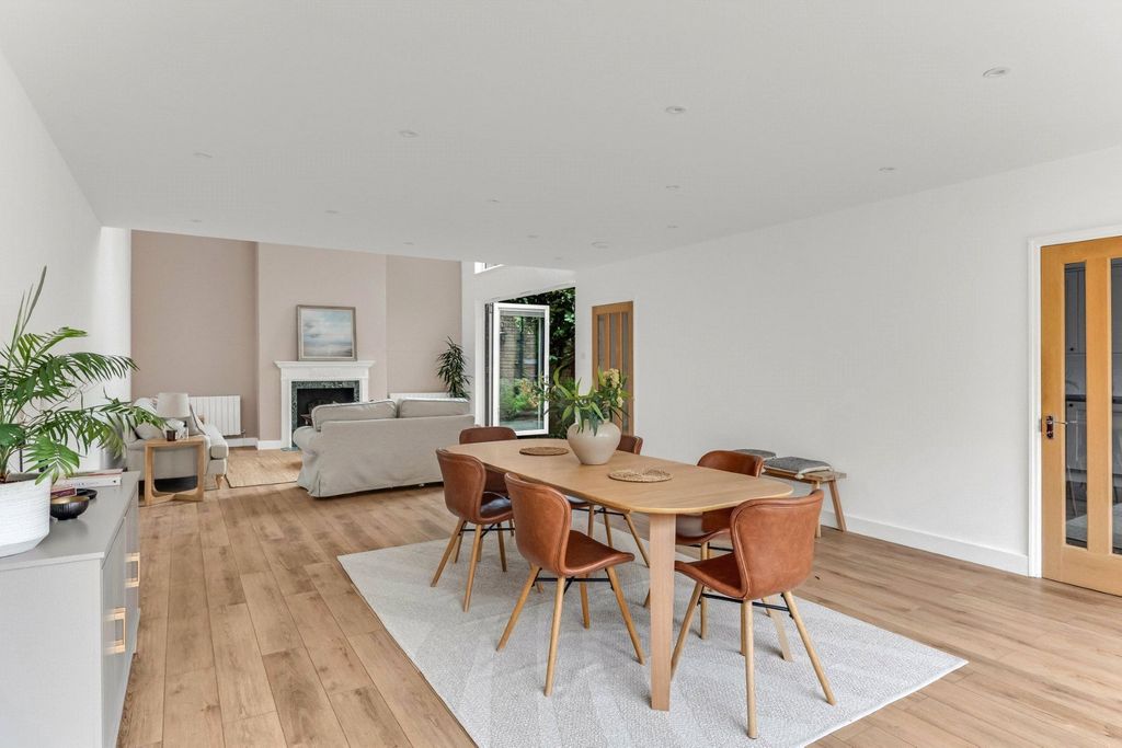 Property photo 3 of 18 Picture No. 33