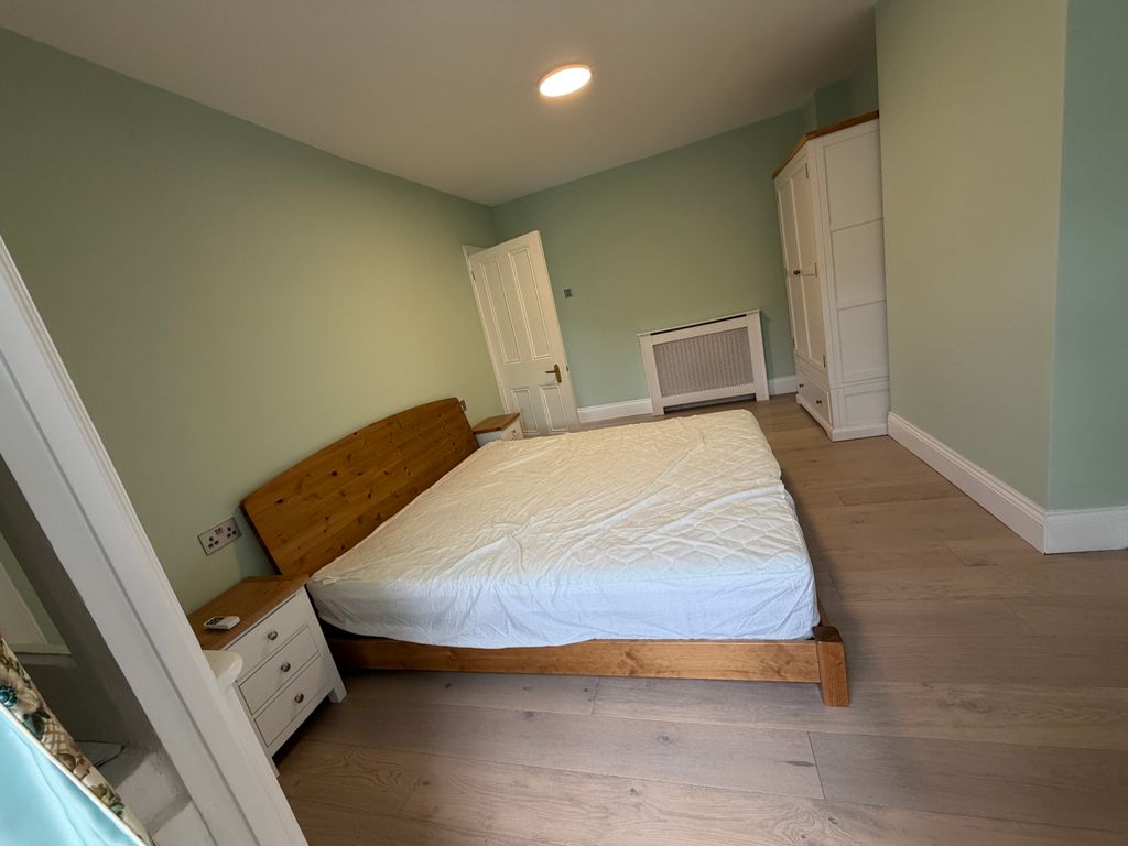 Property photo 3 of 31
