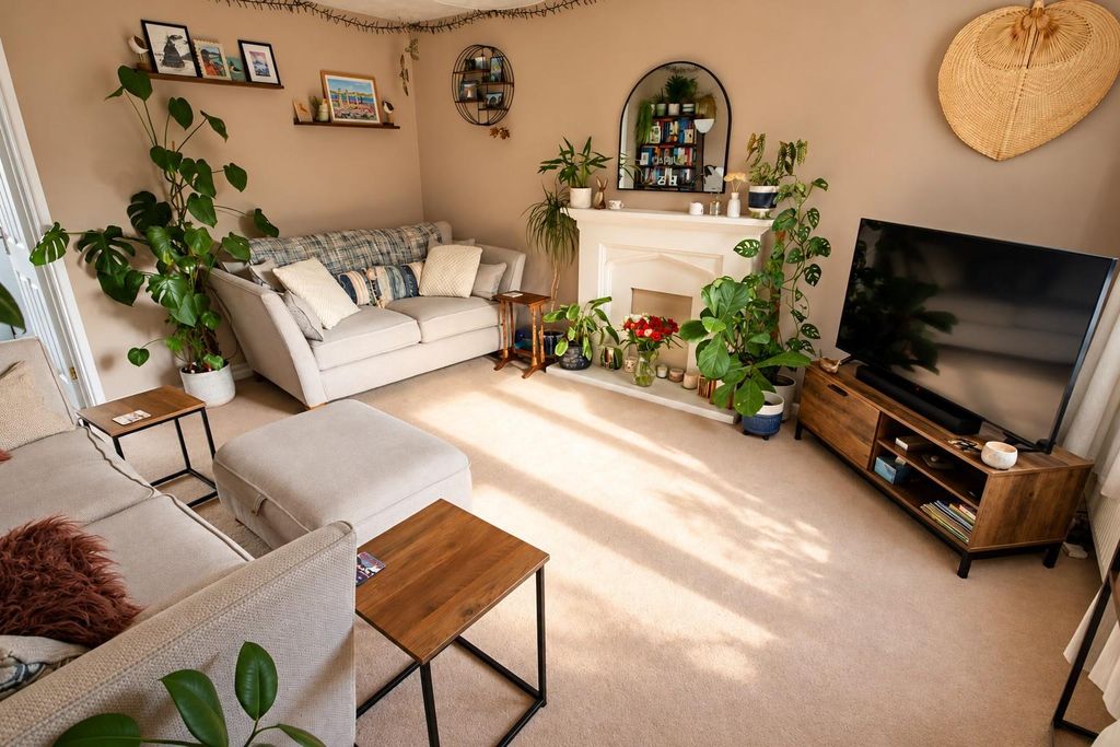 Property photo 3 of 17 Sitting3.Jpg