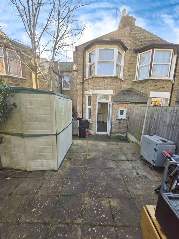 Property photo 2 of 26