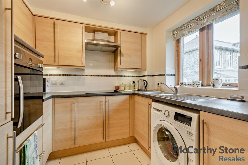 Additional image 5 of 1 bed flat for saleStover Court, East Street, Newton Abbot TQ12