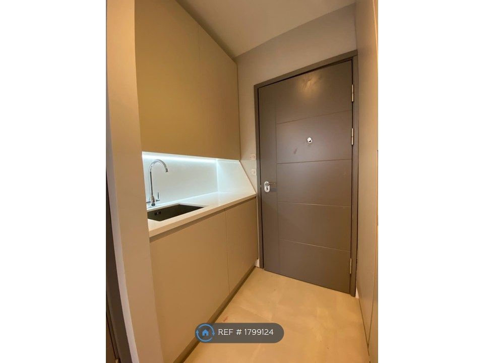 Property photo 3 of 10 Luxury Interiors