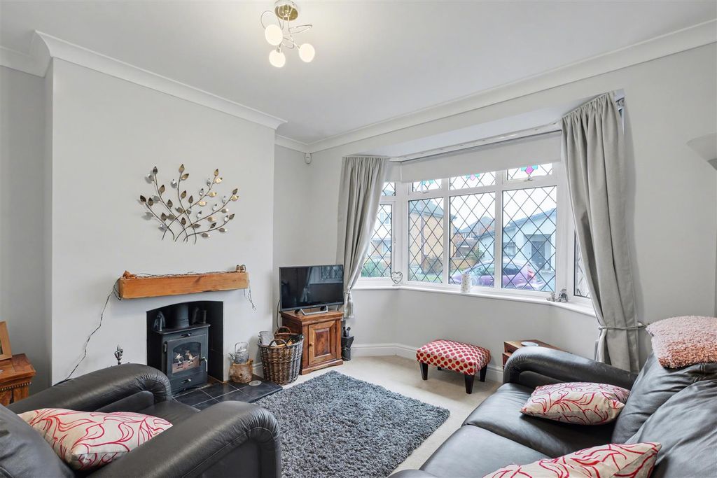 Property photo 2 of 25 Lounge