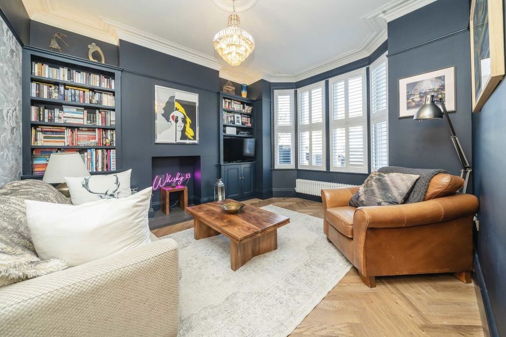 Property photo 3 of 8