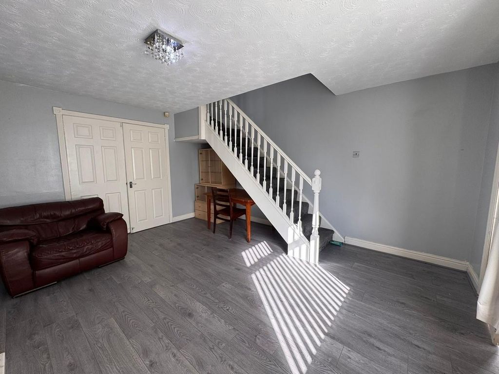 Property photo 3 of 16 Living Room