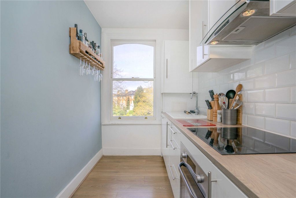 Property photo 3 of 11 Picture No. 02