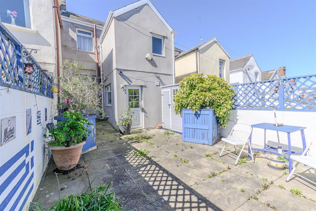 Property photo 1 of 20 Rear Garden