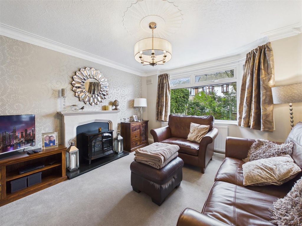 Property photo 2 of 26 Cam05476G0-Pr0171-Still015.Jpg