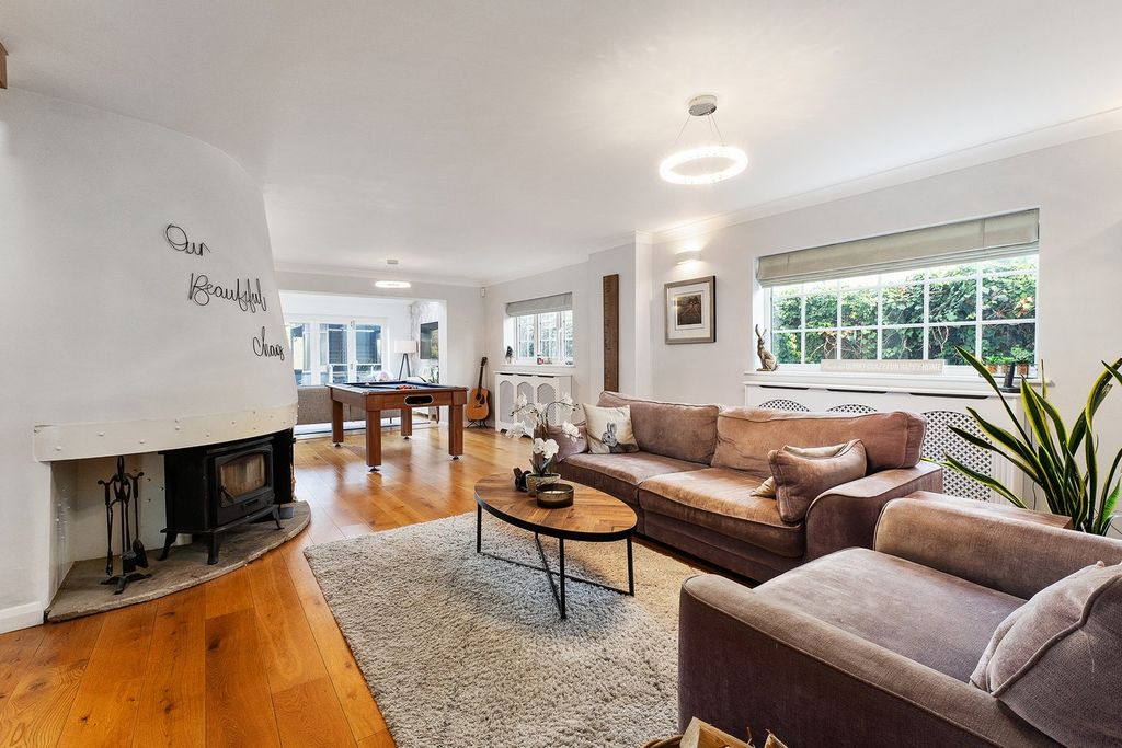 Property photo 2 of 18