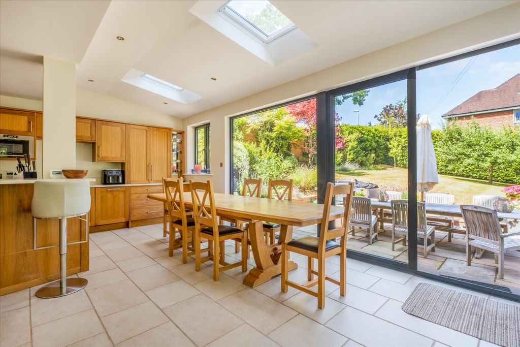 Property photo 2 of 18 Image