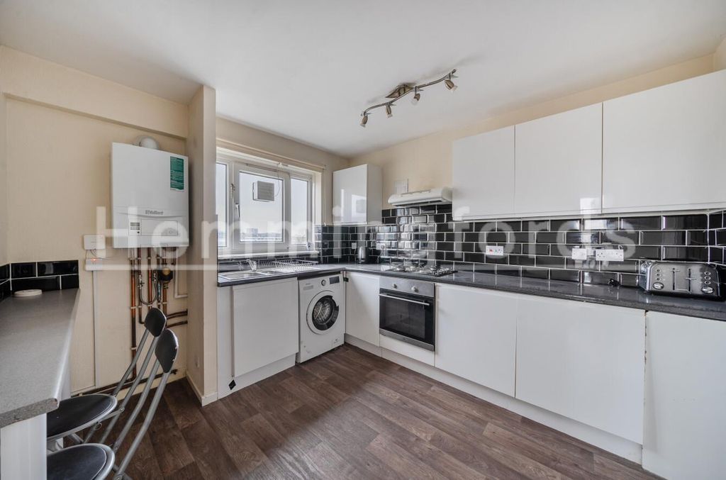 Property photo 3 of 7 6A3Ae96E-74cd-44d5-91ba-1487Aaede942.Jpg