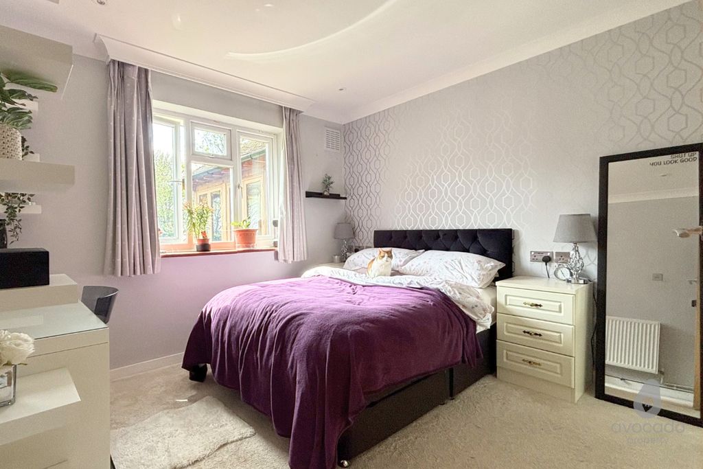 Property photo 3 of 18 5121874