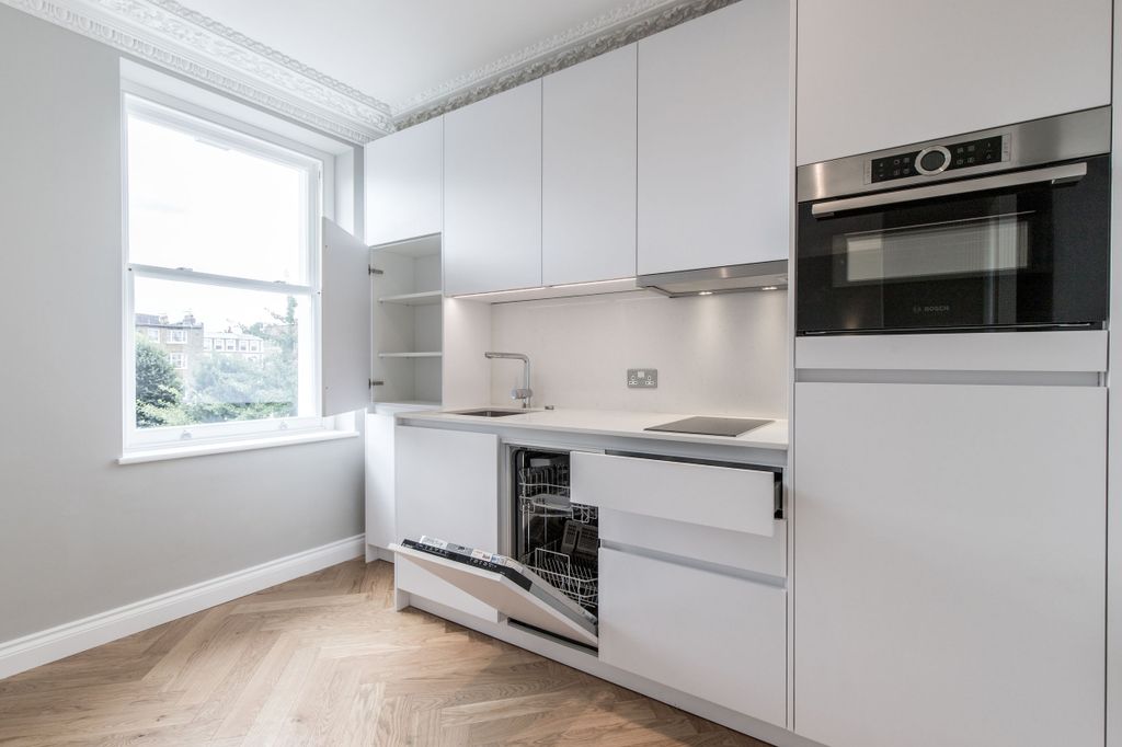 Property photo 1 of 17 Kitchen