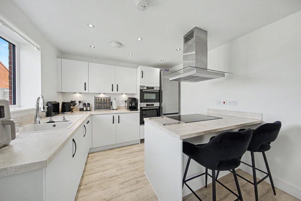 Property photo 2 of 30 Kitchen Diner