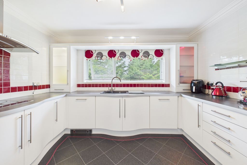 Additional image 7 of 2 bed flat for salePingle Head, Millhouses Lane S7