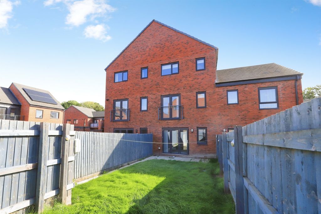 Property photo 2 of 18