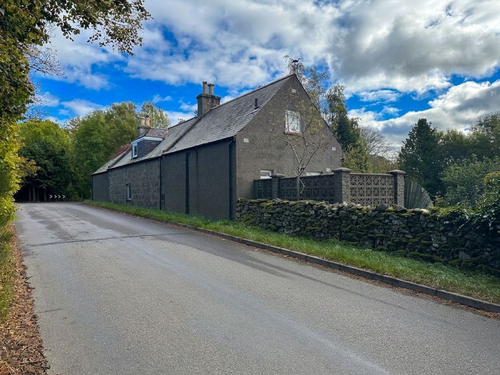Property photo 1 of 53