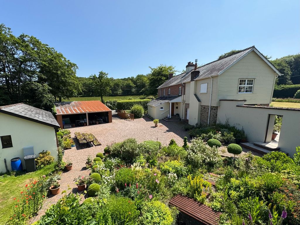Property photo 1 of 31