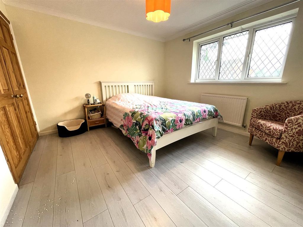 Property photo 3 of 9 Bedroom 1