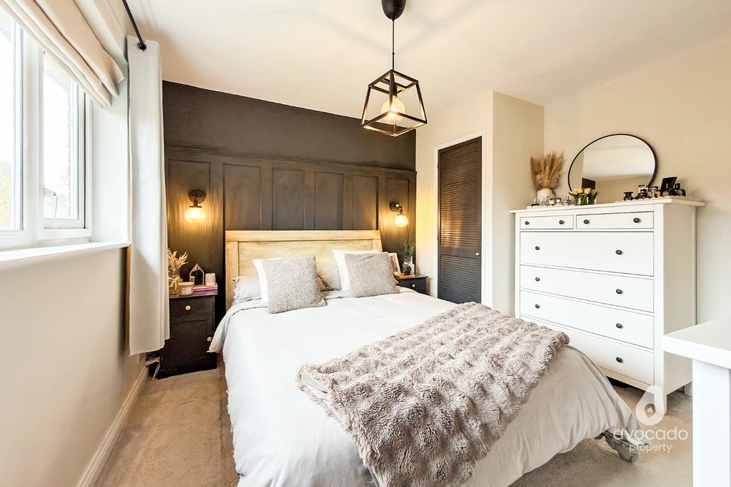 Property photo 3 of 21 5695625
