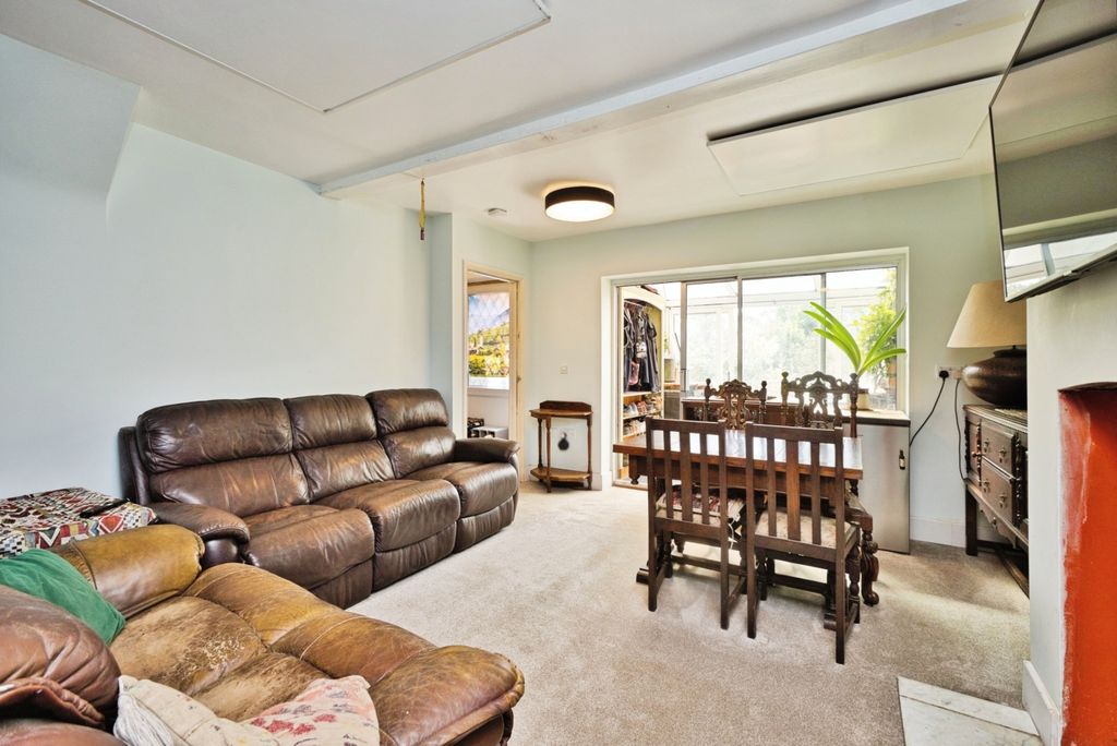 Property photo 3 of 16 Image 2