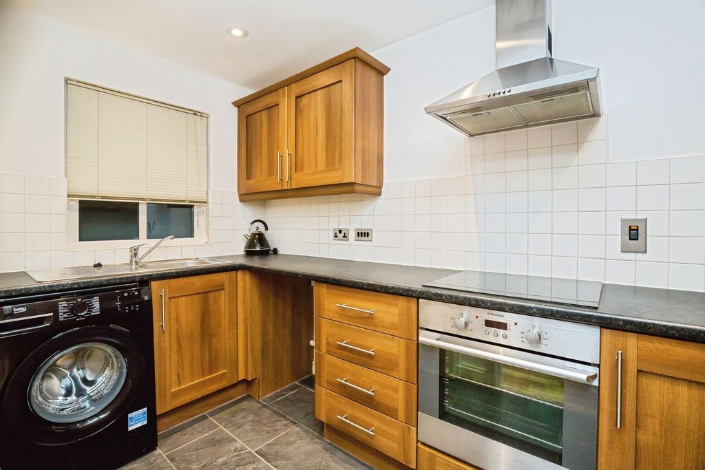 Property photo 2 of 16 Pbox-Img.Jpg