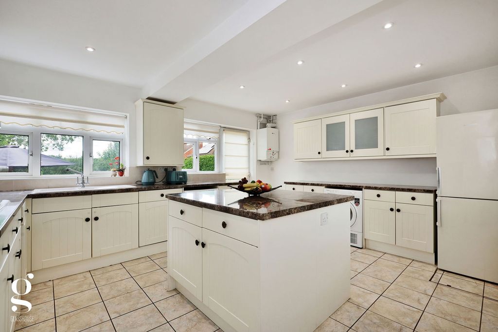 Property photo 3 of 35