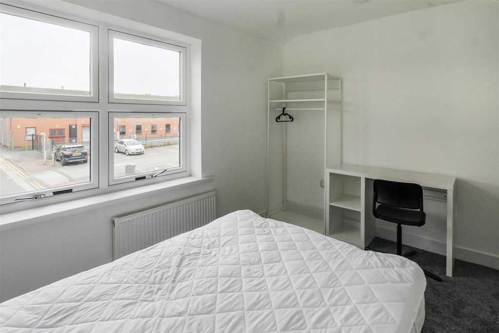 Property photo 3 of 9 Img_7568_0.Jpg