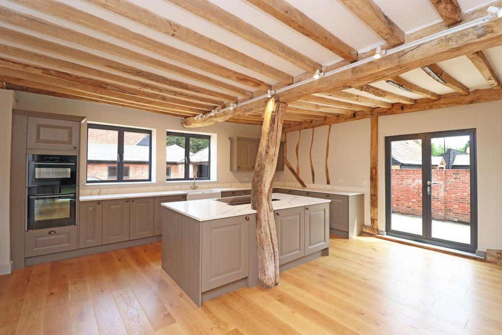 Property photo 2 of 29 Img_1466