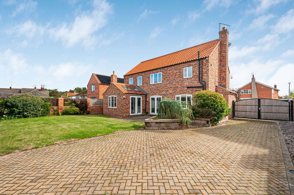 Property photo 1 of 30